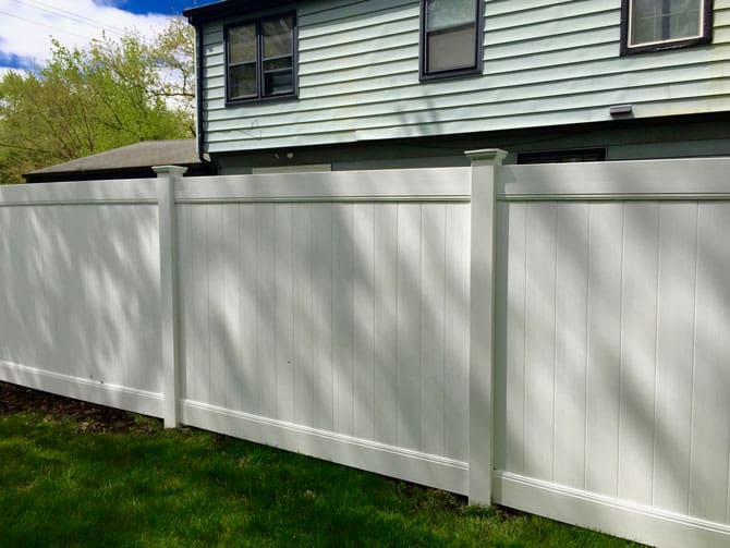 vinyl fence in zionsville indiana backyard