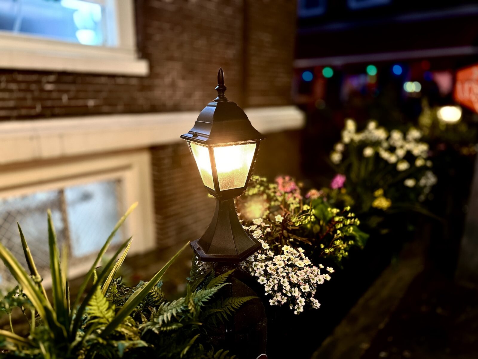 Fence Lighting Ideas for Indiana Homes