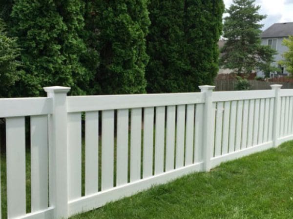 White vinyl fence in indianapolis backyard