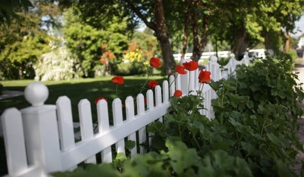 Traditional Picket Fence Ideas for Your Indiana Home