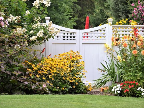 Vinyl Gate Installation